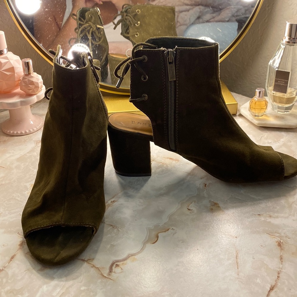 Olive green, open toe, lace up heeled bootie!